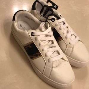 Time and tru leopard sneakers